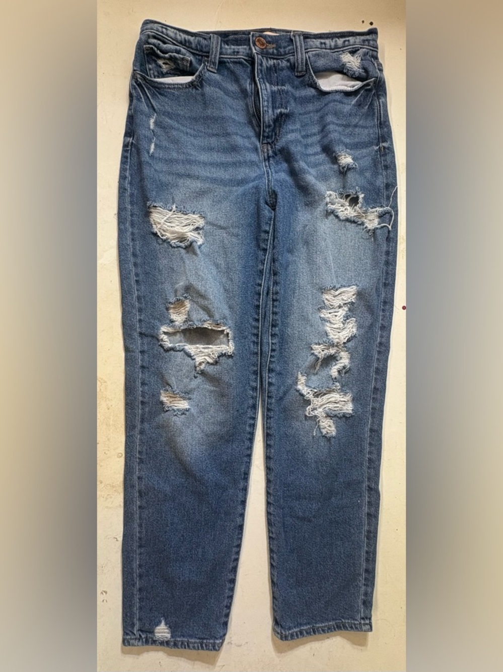 SO Distressed Boyfriend Jeans in Blue